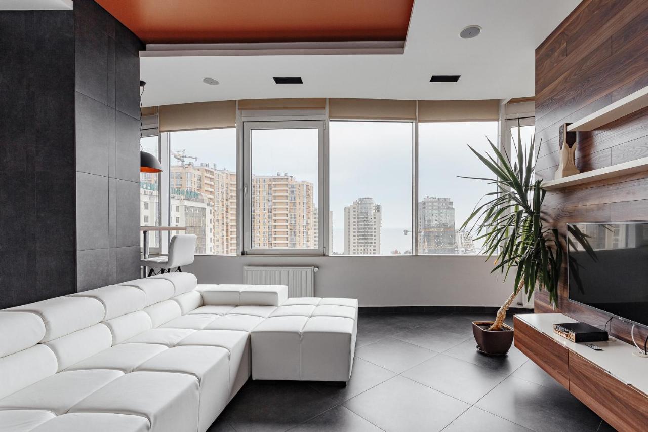 Royal Apartment Odessa Buitenkant foto