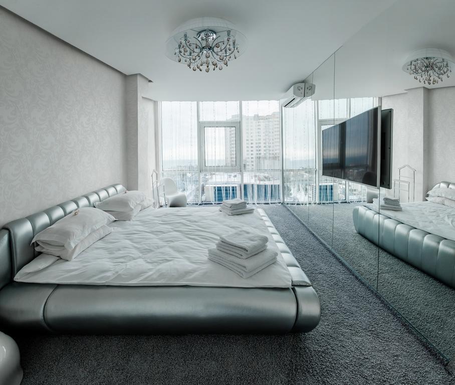 Royal Apartment Odessa Buitenkant foto