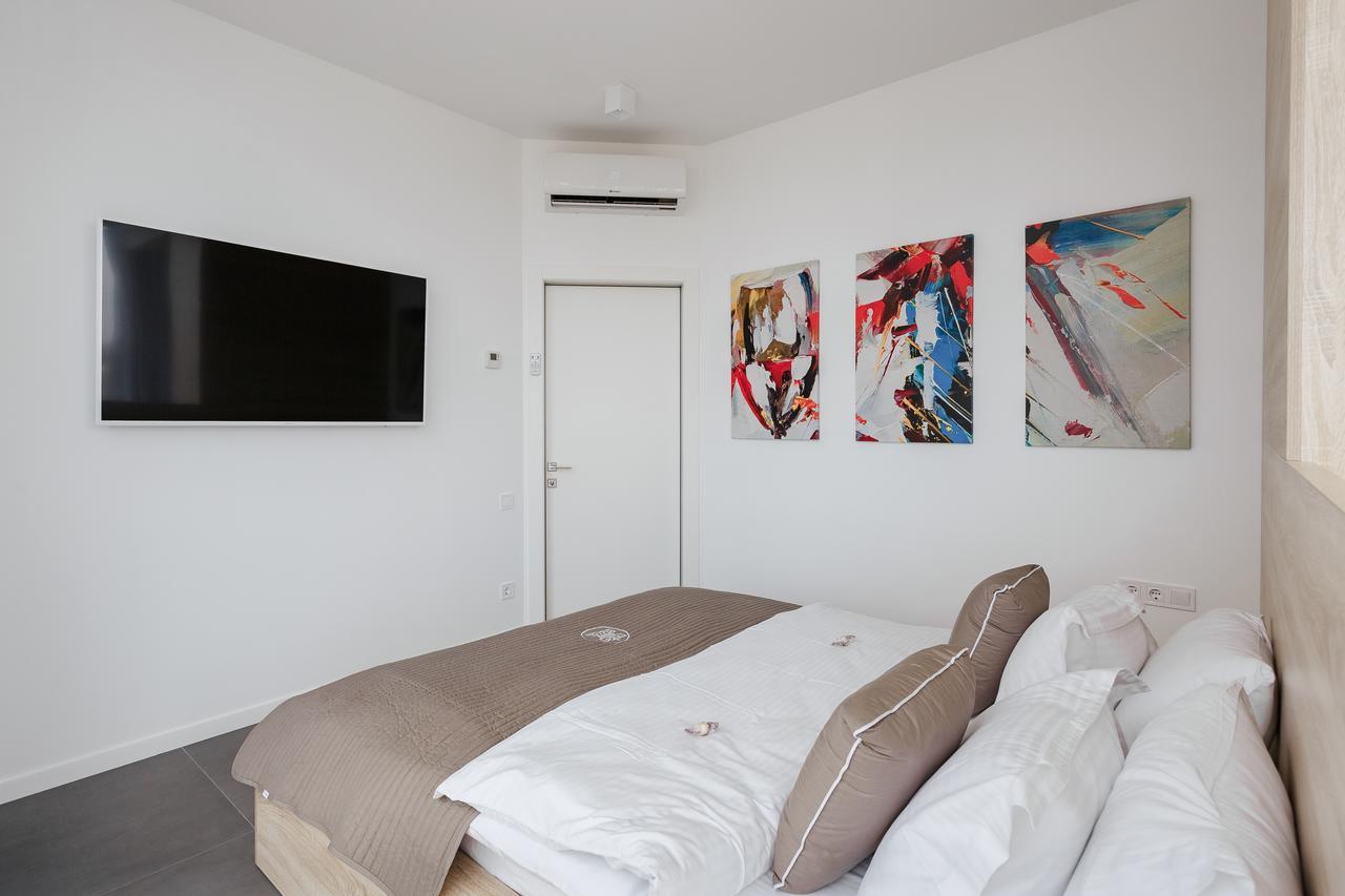 Royal Apartment Odessa Buitenkant foto