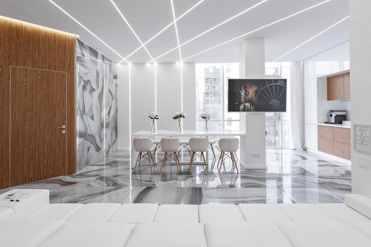 Royal Apartment Odessa Buitenkant foto